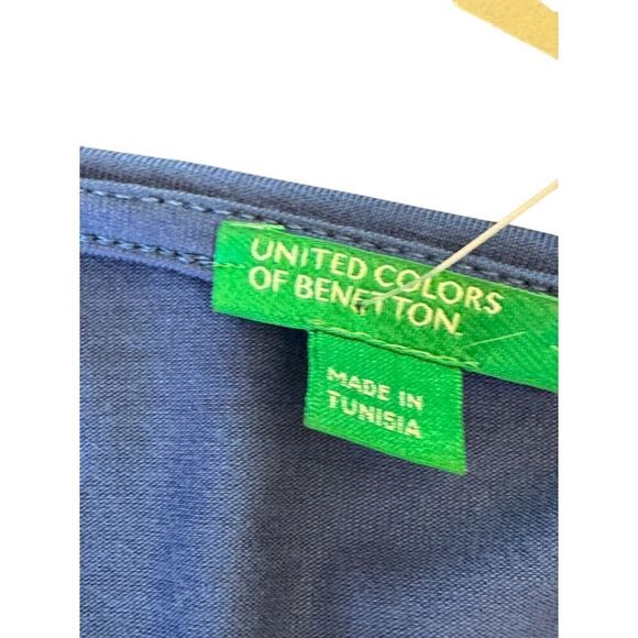 Chic & Flirty Deep V-Neck Top – United Colors of Benetton | Long Sleeve Blouse - Picture 6 of 9